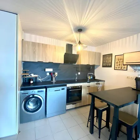 La Coquille: Bright, Cozy, 3 Min From Parc Expo
