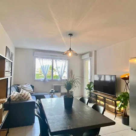 Apartment La Coquille: Bright, Cozy, 3 Min From Parc Expo