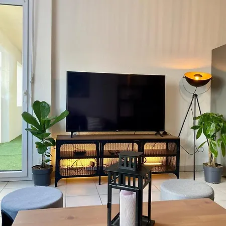 Apartment La Coquille: Bright, Cozy, 3 Min From Parc Expo *