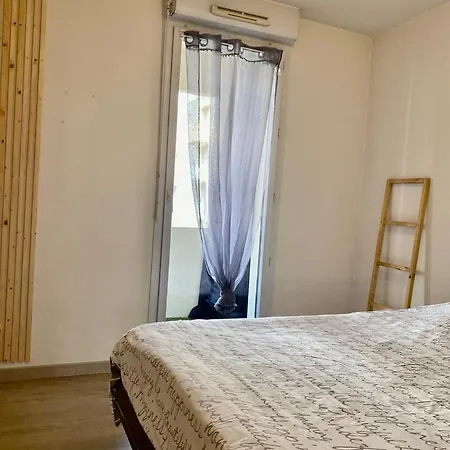 Apartment La Coquille: Bright, Cozy, 3 Min From Parc Expo Poitiers