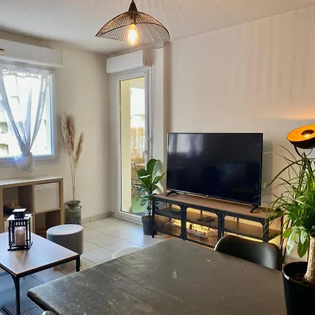 La Coquille: Bright, Cozy, 3 Min From Parc Expo * Poitiers