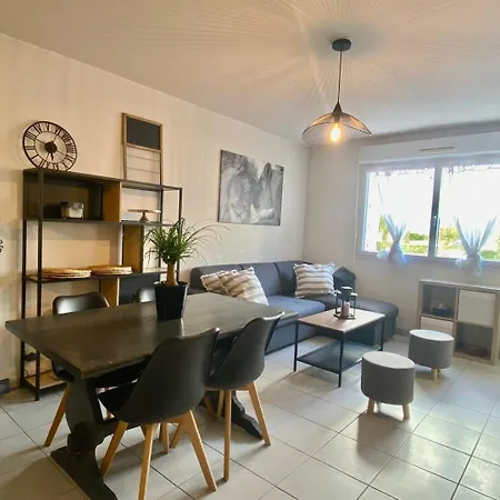 La Coquille: Bright, Cozy, 3 Min From Parc Expo Poitiers