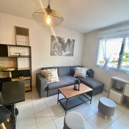 La Coquille: Bright, Cozy, 3 Min From Parc Expo Apartment Poitiers