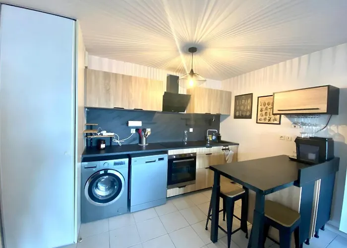 La Coquille: Bright, Cozy, 3 Min From Parc Expo
