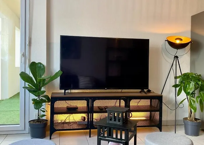 Appartement La Coquille: Bright, Cozy, 3 Min From Parc Expo *