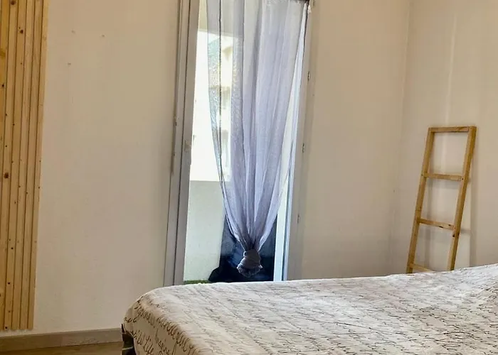 Appartement La Coquille: Bright, Cozy, 3 Min From Parc Expo Poitiers